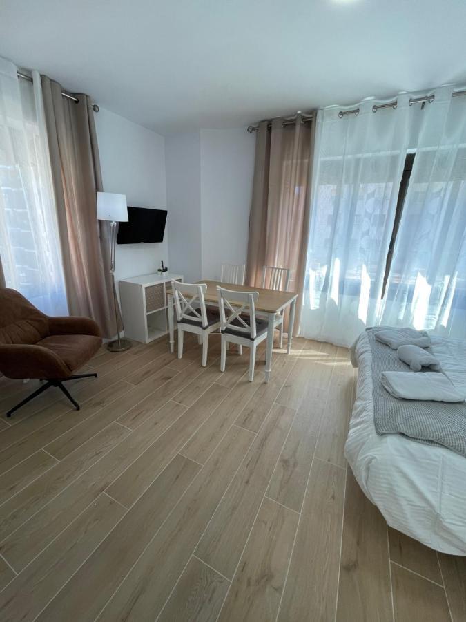 Resitur 414 Apartment Sevilla Bagian luar foto