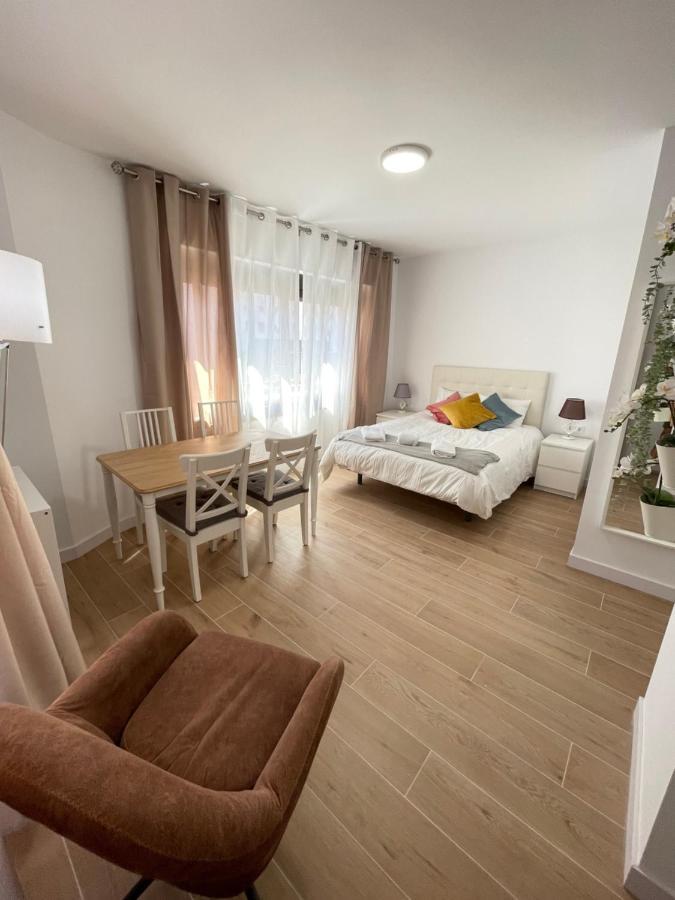 Resitur 414 Apartment Sevilla Bagian luar foto