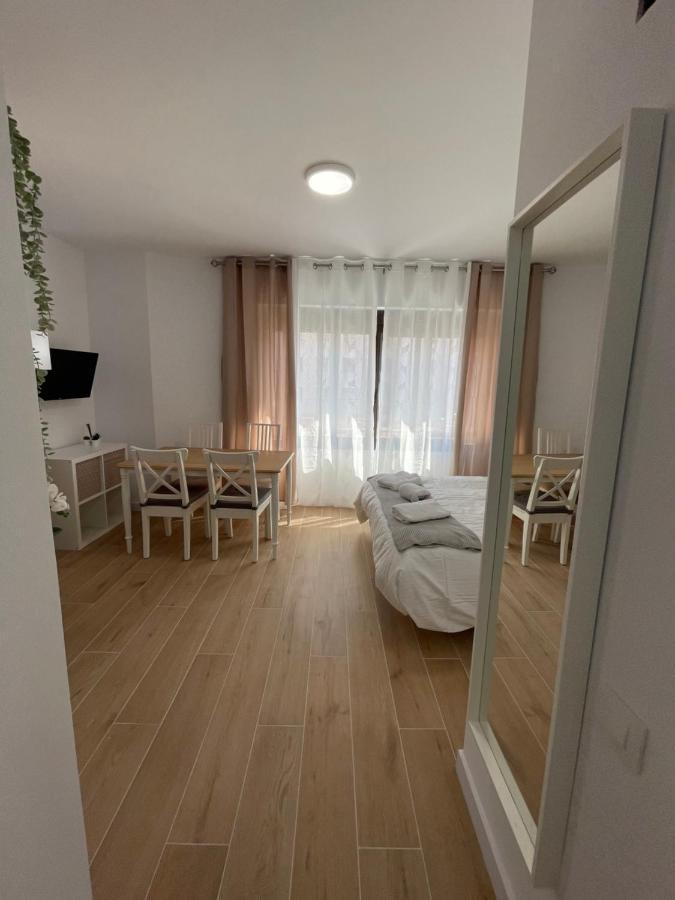Resitur 414 Apartment Sevilla Bagian luar foto