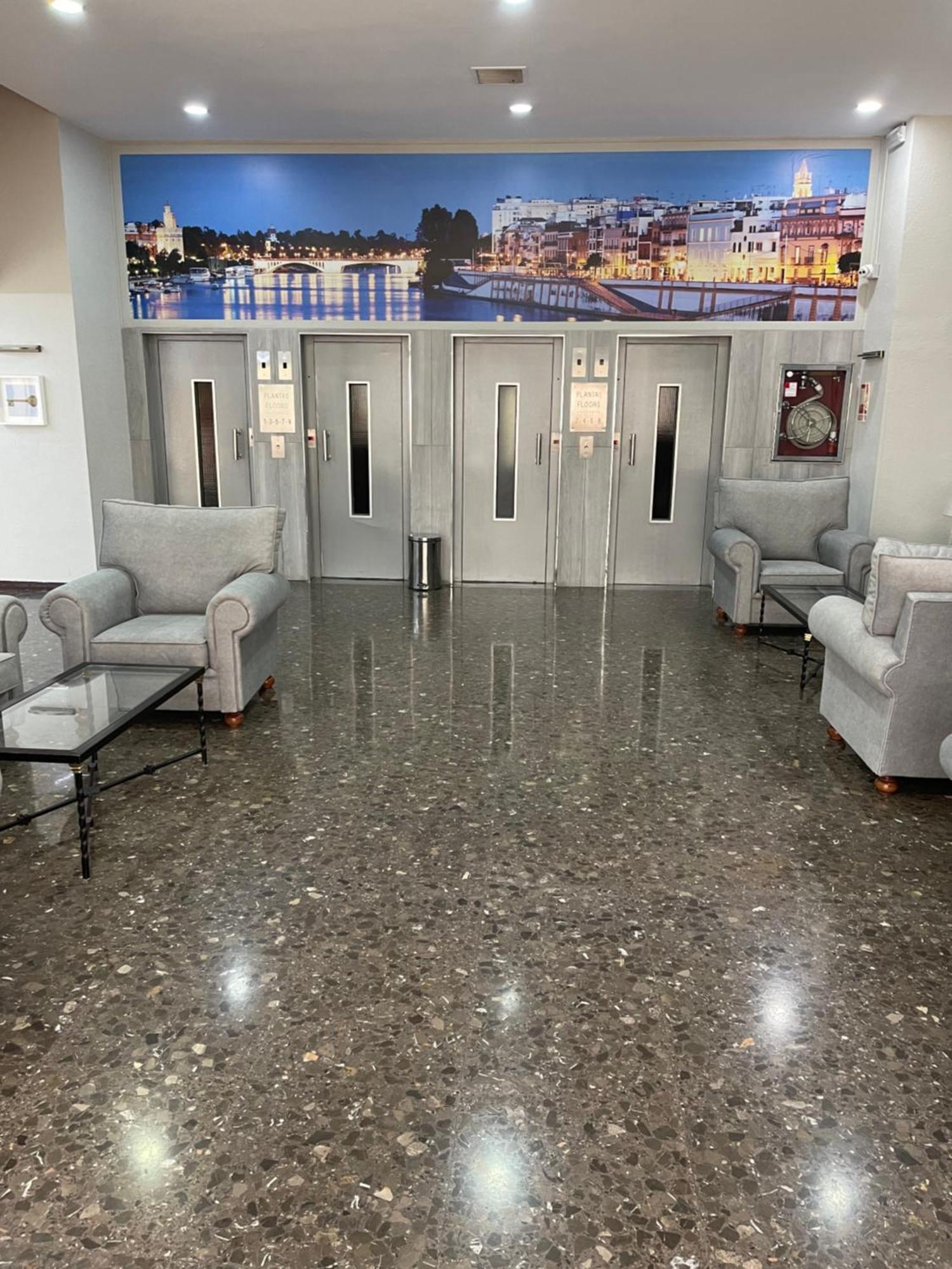 Resitur 414 Apartment Sevilla Bagian luar foto